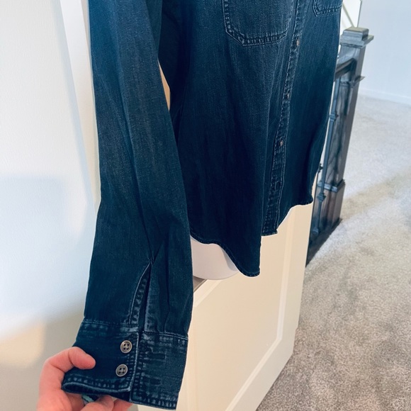 Express button up - Picture 3 of 5